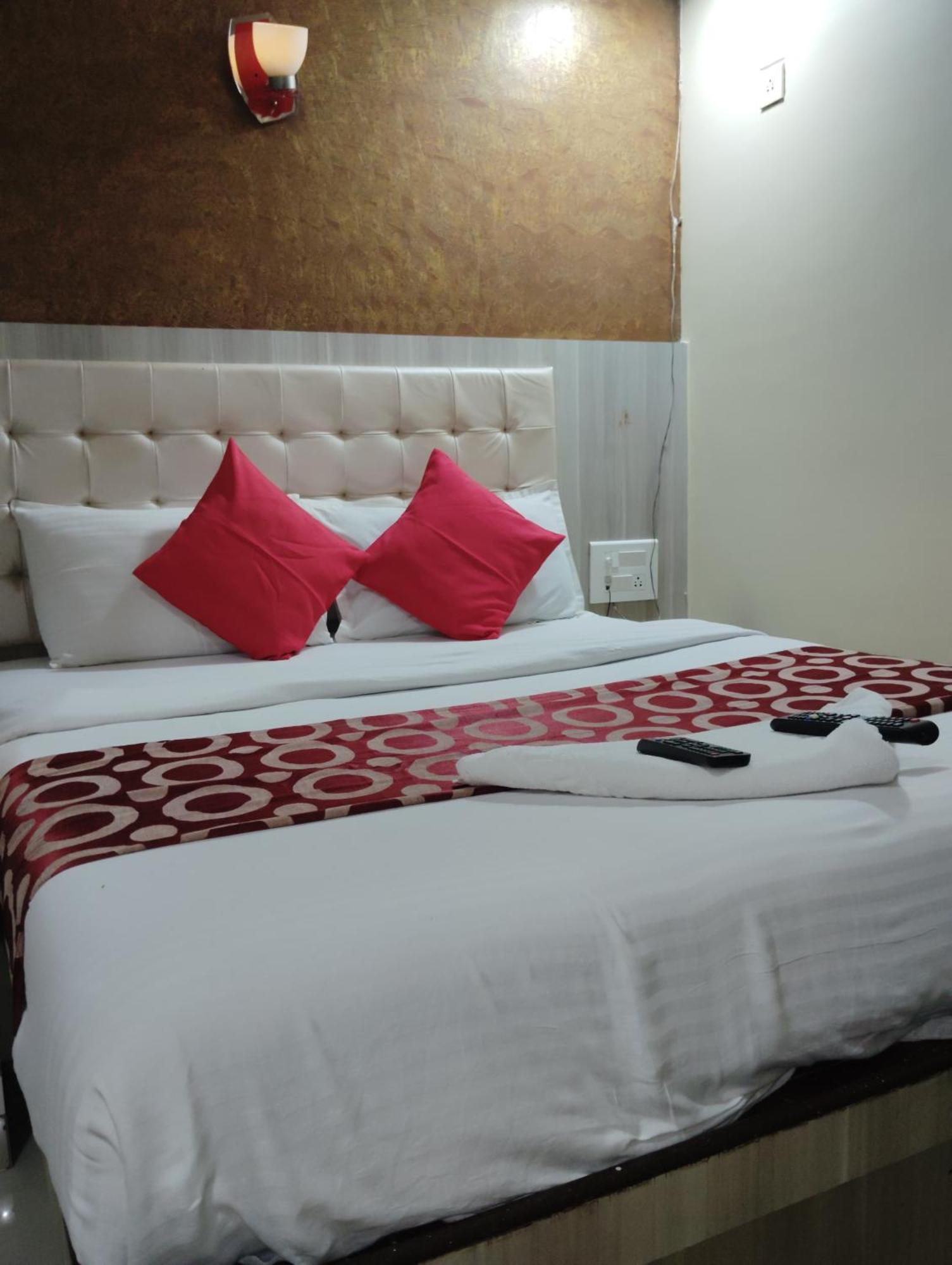Hotel Golden Park Near Nesco Βομβάη Εξωτερικό φωτογραφία